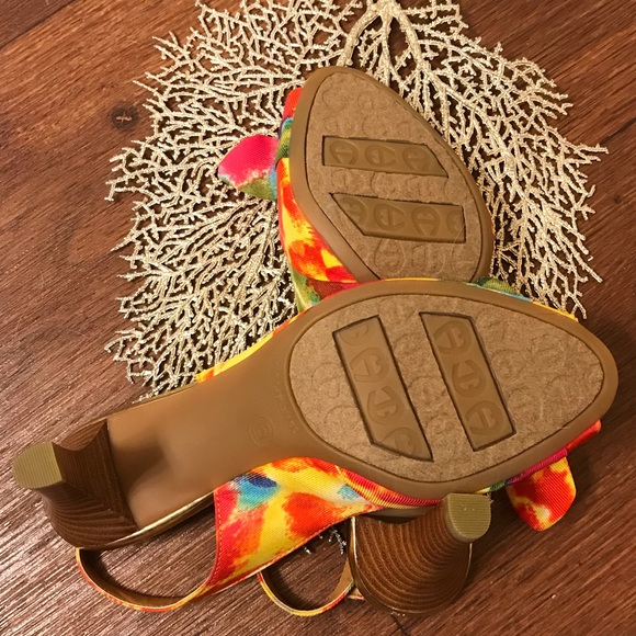 Multicolor Etienne Aigner heels size 6 - Picture 4 of 7